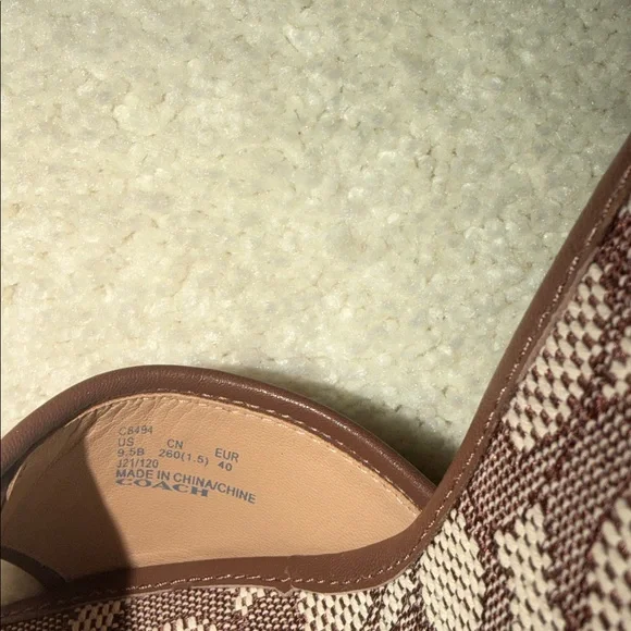 ❗️price is firm❗️Coach Signature Brown and Cream Heels - Picture 8 of 8